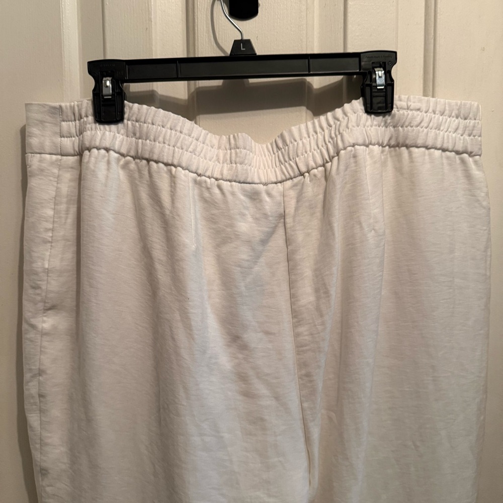 Chico’s Travelers Size 3 White Flowy Lined Pants Resort Vacation Style - Picture 4 of 5